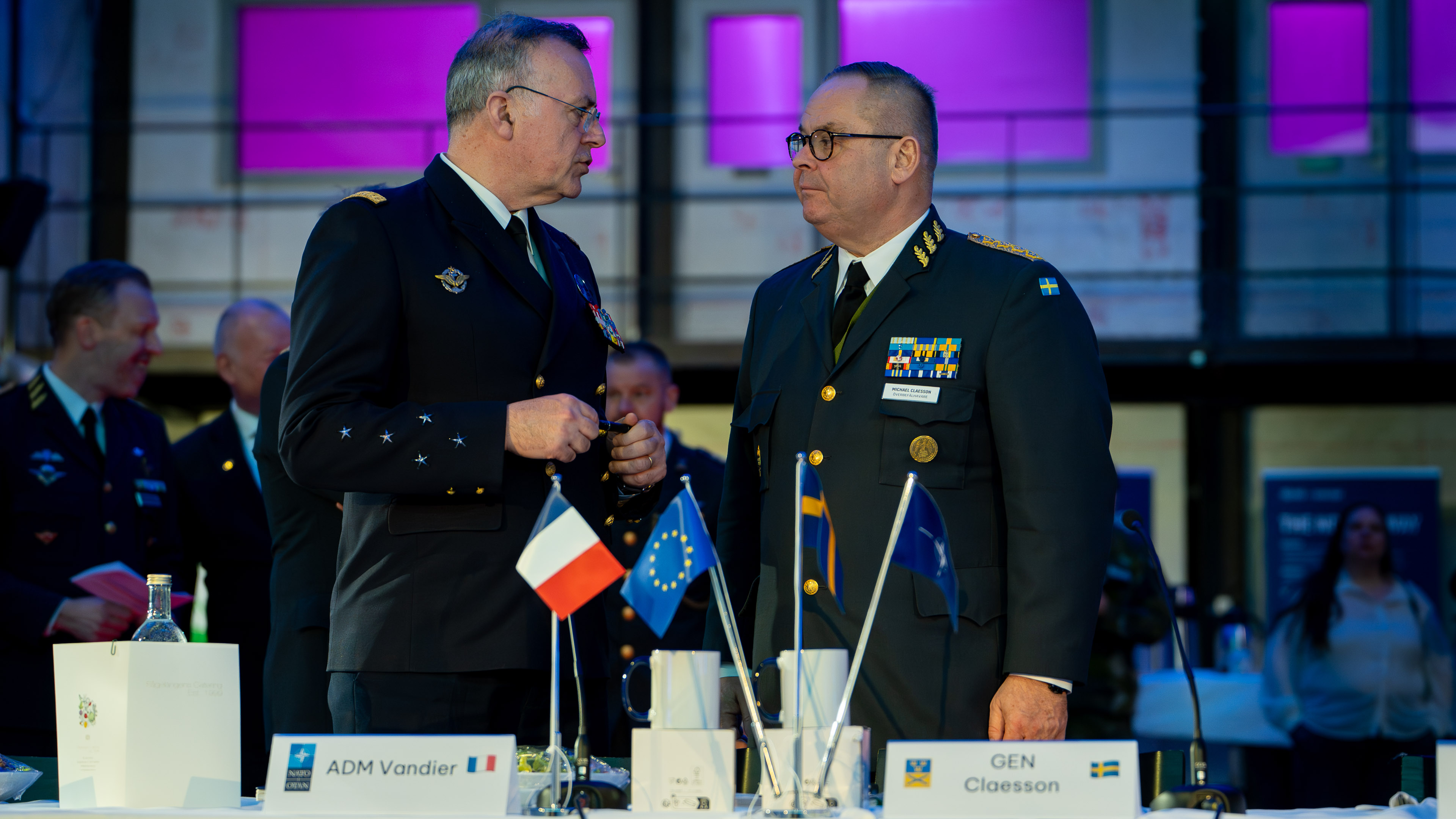 Amiral Pierre Vandier och general Micheal Claesson.